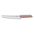 Cutit Bucatarie Victorinox, Swiss Modern pentru Paine , Lama Zimtata 22cm, Roz, Blister